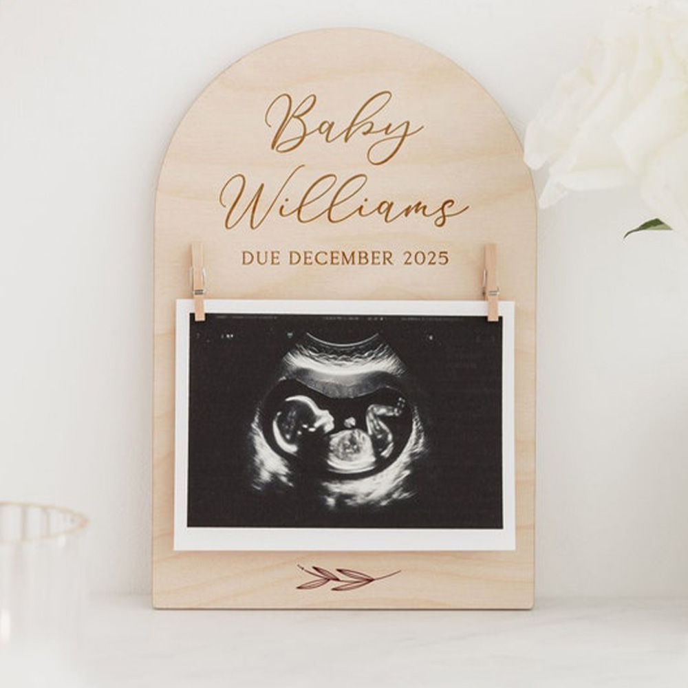 Sinal de anúncio de gravidez p - Engraved Wood Frame avaliação e preço