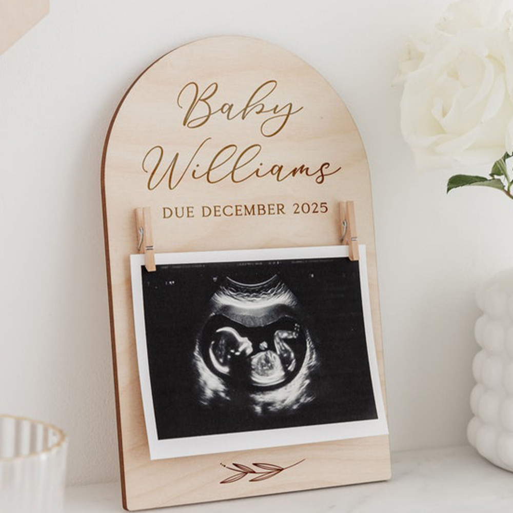 Sinal de anúncio de gravidez p - Engraved Wood Frame avaliação e preço