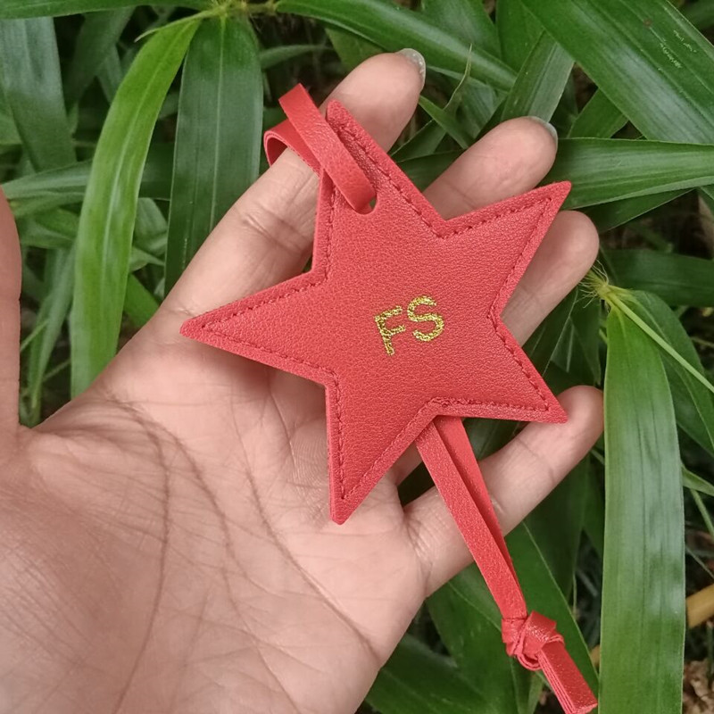 1 peça iniciais grátis estrela - Monogram Keychain Leather avaliação e preço