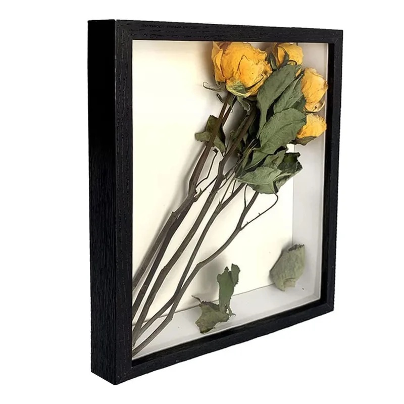 Moldura de Caixa de Sombra de  - Engraved Wood Frame avaliação e preço